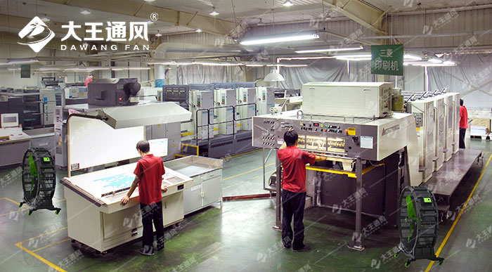 工業(yè)大風扇與供暖設備結合為企業(yè)“升溫”